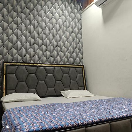 Hari Krishnam Residency Hotel Mathura Ngoại thất bức ảnh