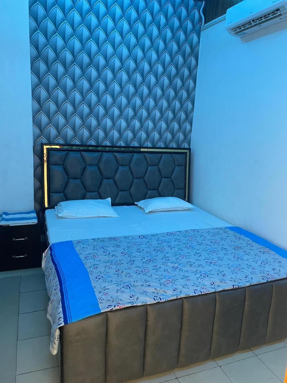 Hari Krishnam Residency Hotel Mathura Ngoại thất bức ảnh