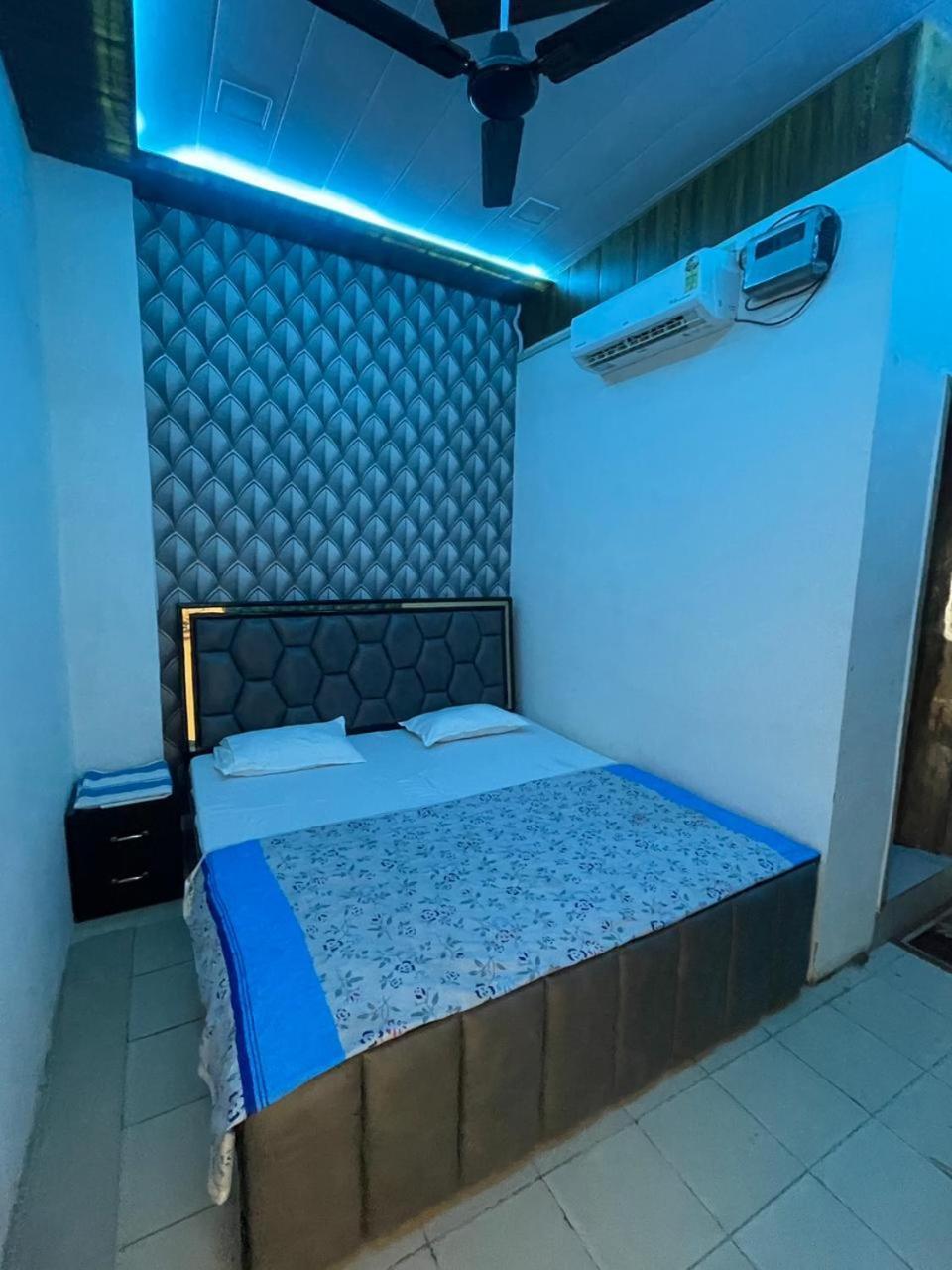 Hari Krishnam Residency Hotel Mathura Ngoại thất bức ảnh