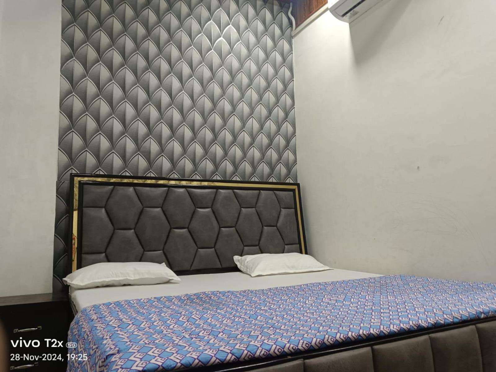 Hari Krishnam Residency Hotel Mathura Ngoại thất bức ảnh